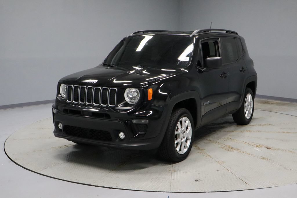 Used 2023 Jeep Renegade Latitude w/ Premium Group AWD/4WD image 7