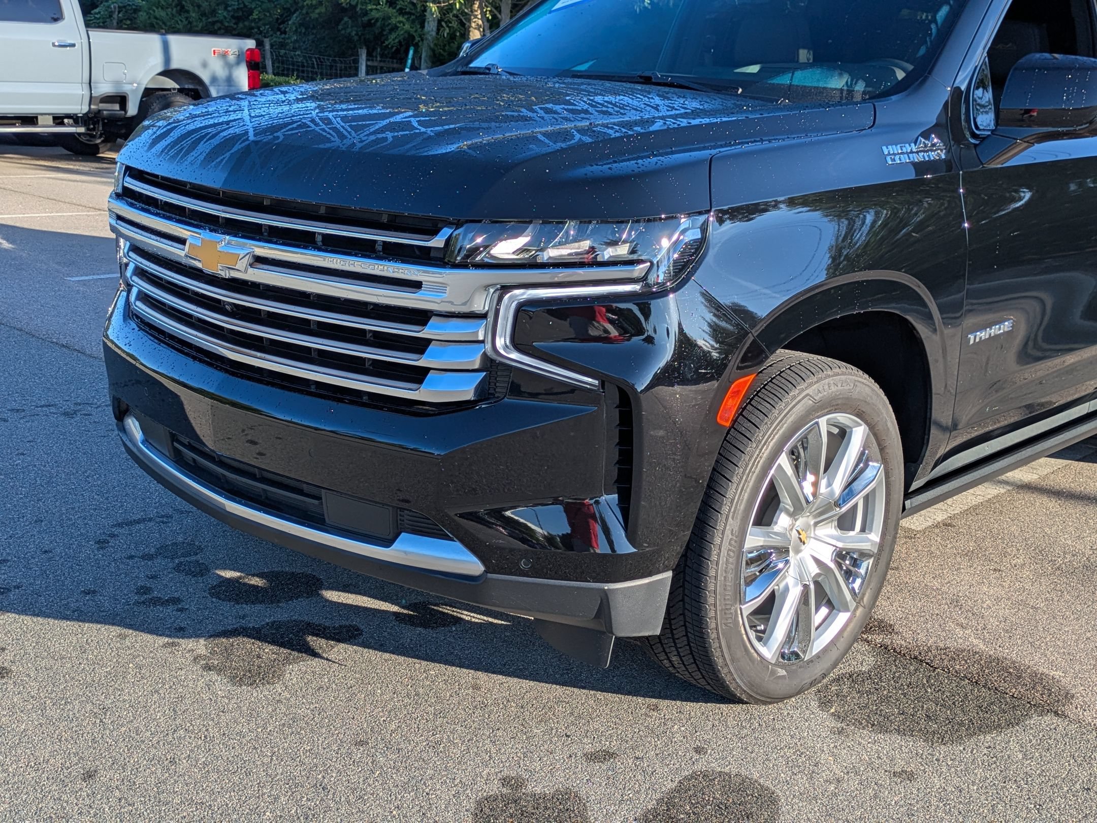 Used 2024 Chevrolet Tahoe High Country AWD/4WD image 10