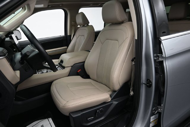 Certified 2024 Ford Expedition Limited RWD image 11