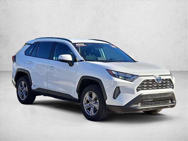 Used 2022 Toyota RAV4 XLE AWD/4WD image 3