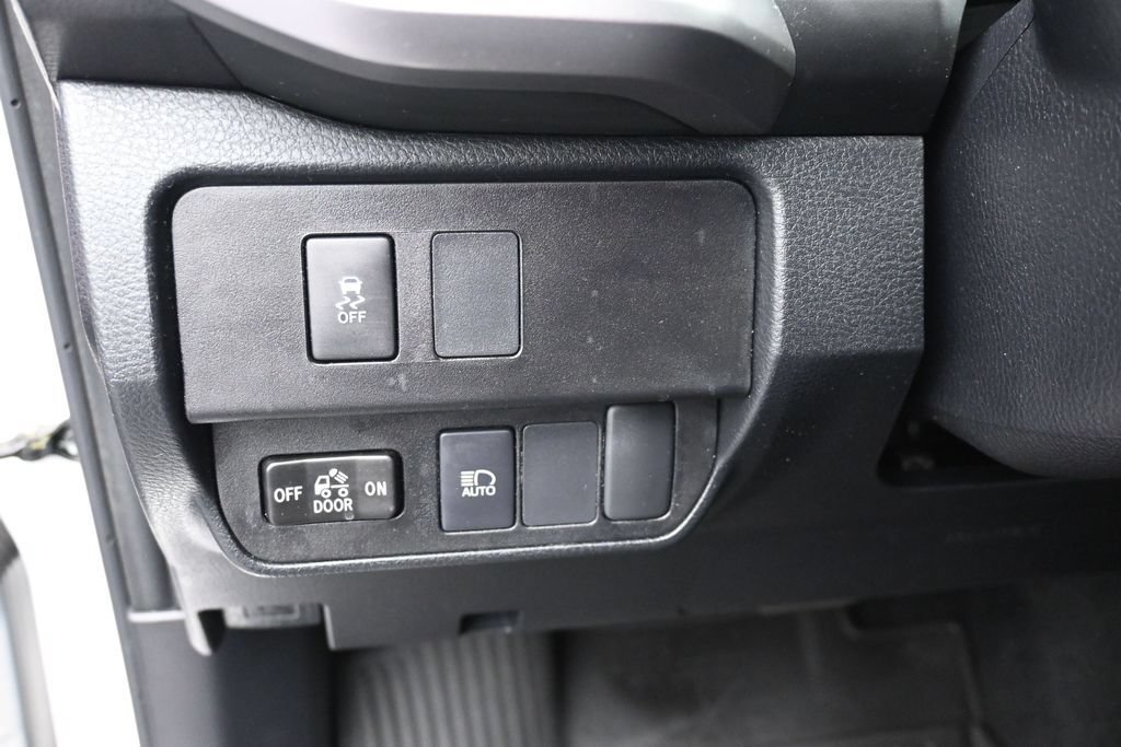 Used 2023 Toyota Tacoma SR5 w/ Technology Package AWD/4WD image 25