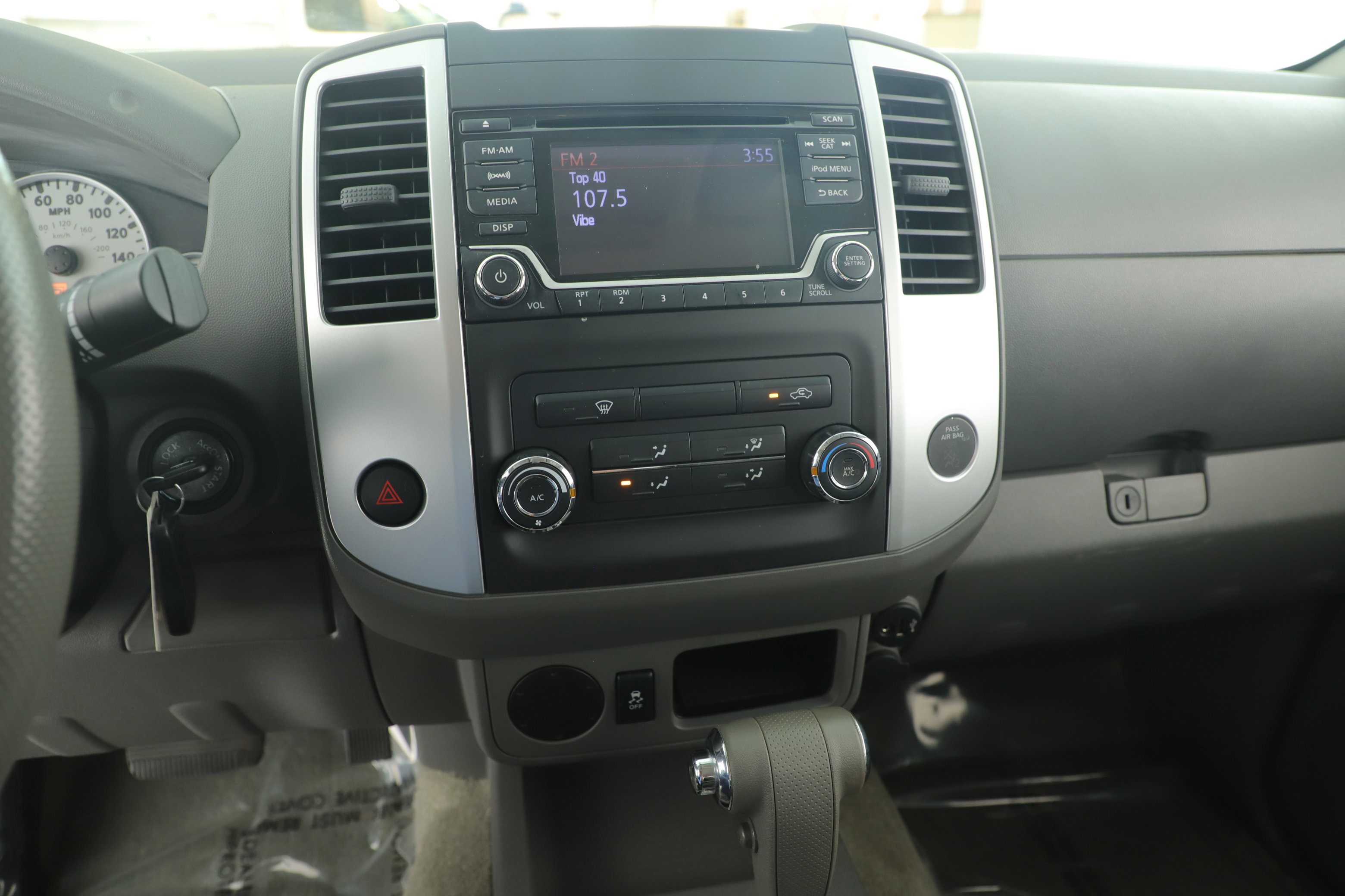Used 2018 Nissan Frontier SV image 13