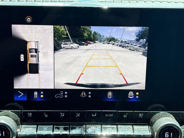 Used 2024 Chevrolet Colorado ZR2 w/ ZR2 Convenience Package III AWD/4WD image 26