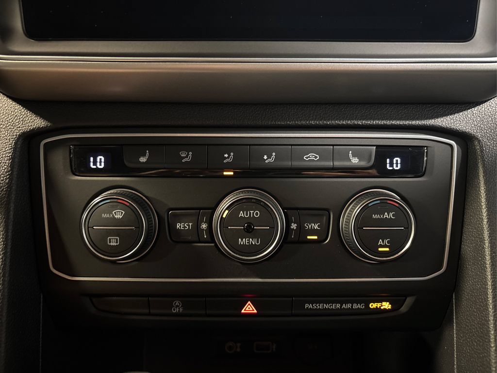 Used 2018 Volkswagen Atlas SE AWD/4WD image 32