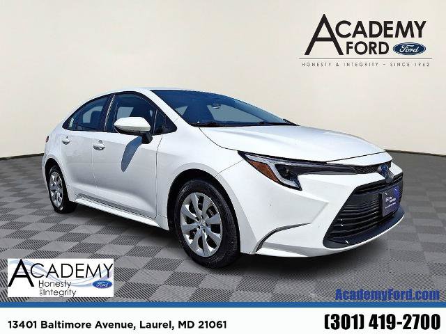 Used 2025 Toyota Corolla LE FWD image 1