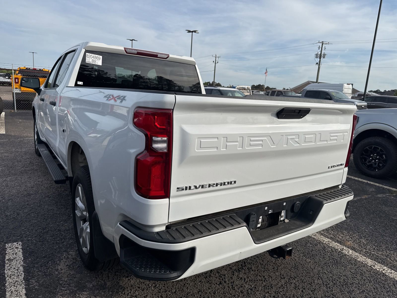 Used 2022 Chevrolet Silverado 1500 Custom image 3