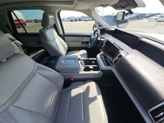Certified 2025 Ford Expedition Active AWD/4WD image 14