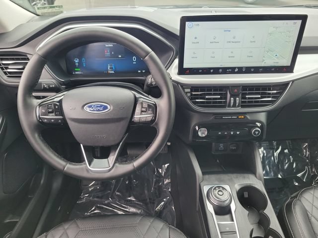 Certified 2023 Ford Escape SE w/ PHEV Premium Package FWD image 4