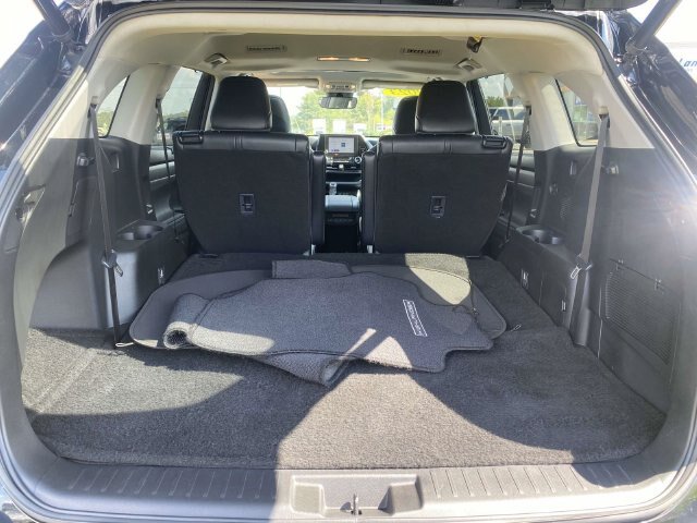 Used 2023 Toyota Highlander XLE FWD image 10
