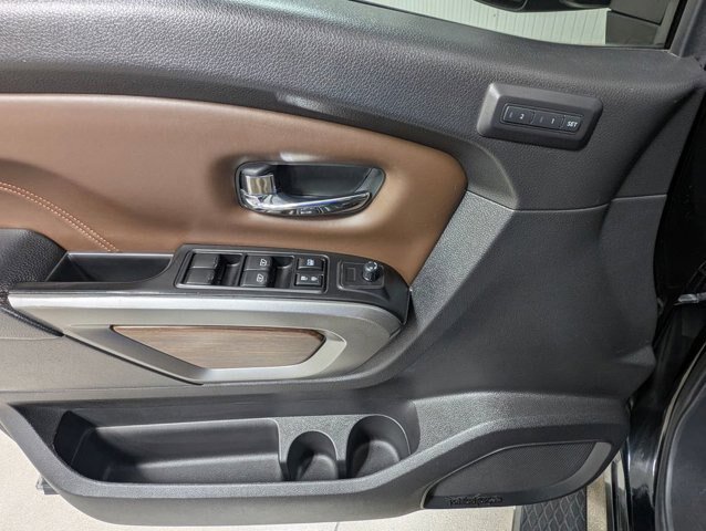 Used 2018 Nissan Titan Platinum Reserve w/ Platinum Utility Package AWD/4WD image 12