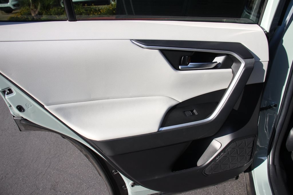 Used 2023 Toyota RAV4 XLE AWD/4WD image 21
