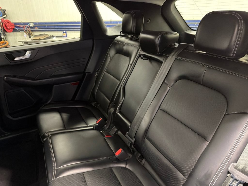 Certified 2024 Ford Escape Platinum AWD/4WD image 13