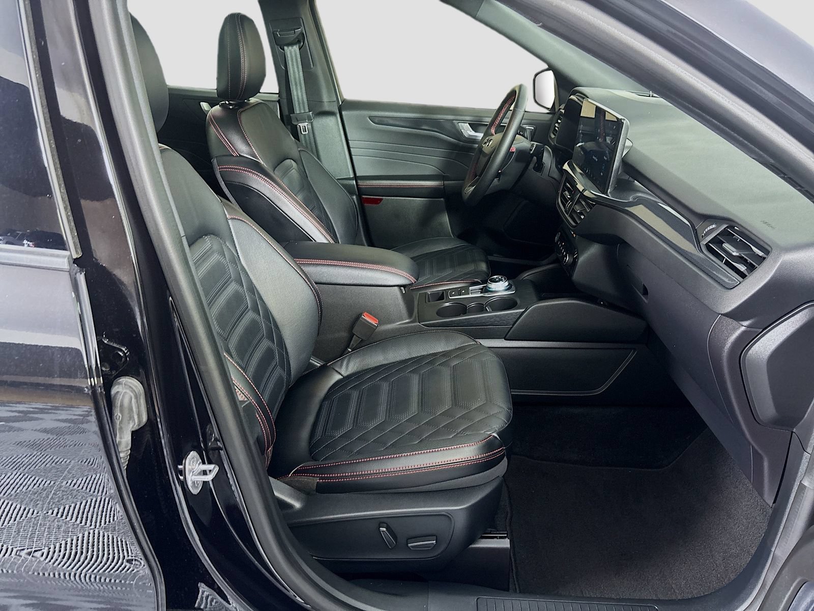 Certified 2024 Ford Escape ST-Line Elite w/ Premium Technology Package AWD/4WD image 30