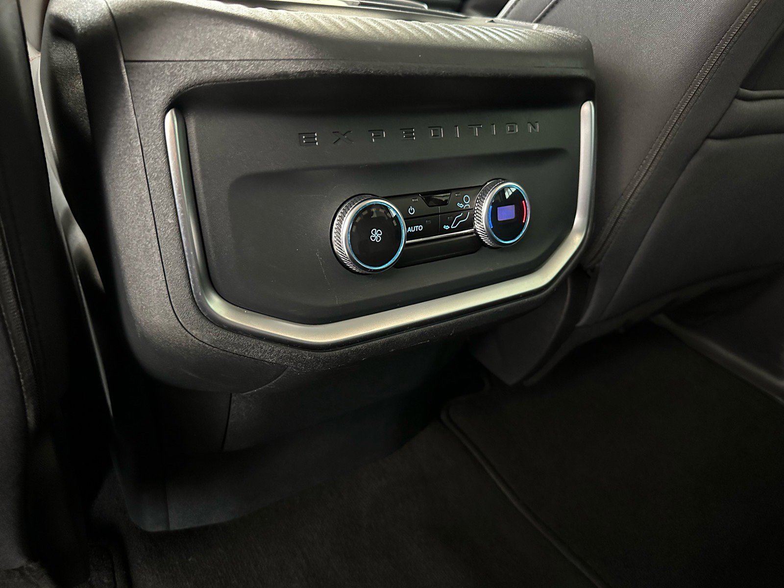 Certified 2025 Ford Expedition Active RWD image 28