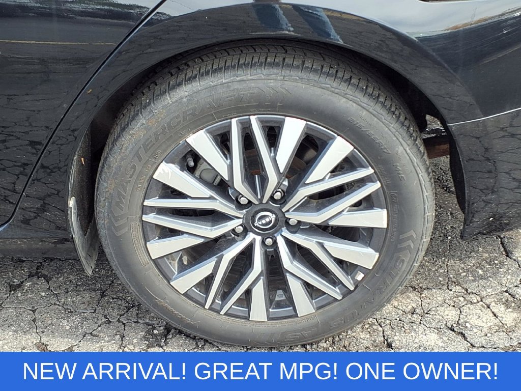 Used 2025 Nissan Altima 2.5 SV FWD image 21