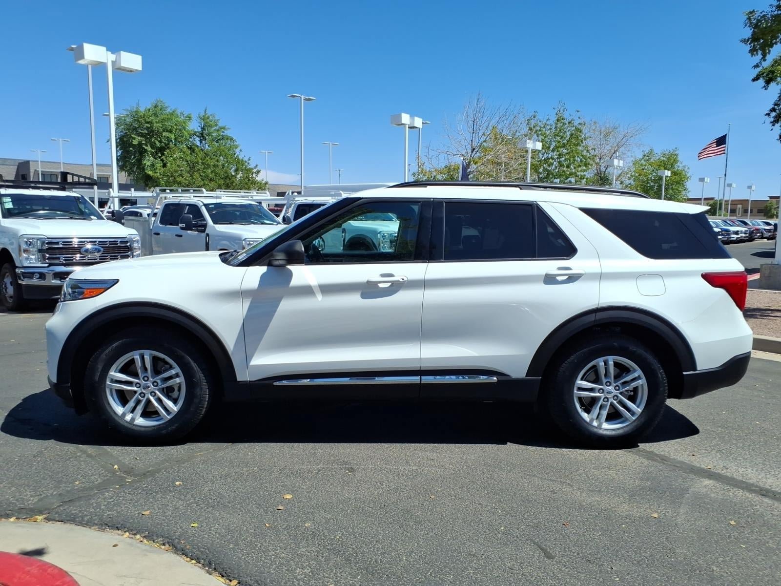 Certified 2023 Ford Explorer XLT RWD image 7