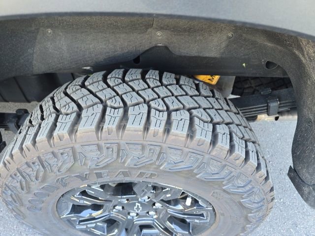 Used 2025 Chevrolet Silverado 1500 ZR2 w/ Technology Package image 7