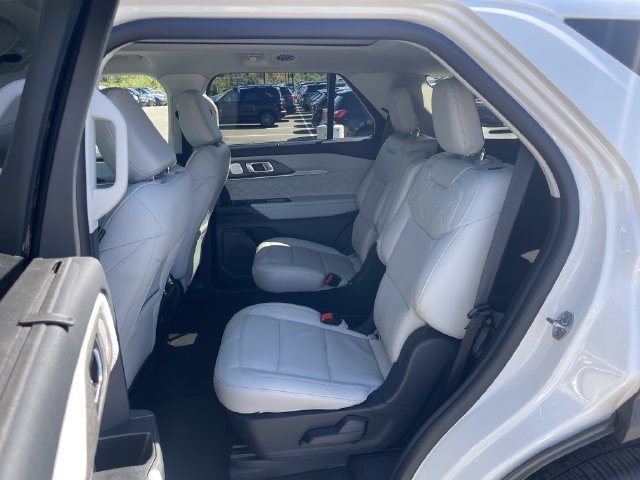Certified 2025 Ford Explorer Platinum w/ Ultimate Package AWD/4WD image 22