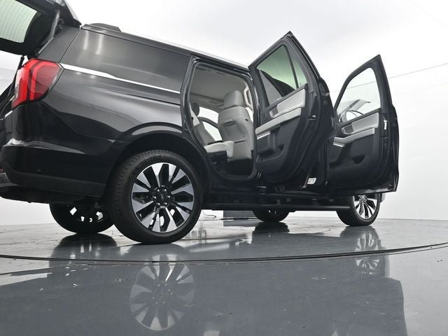 Certified 2025 Ford Expedition Platinum w/ Driver's Package AWD/4WD image 40