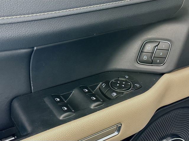 Certified 2022 Ford Expedition Limited image 24