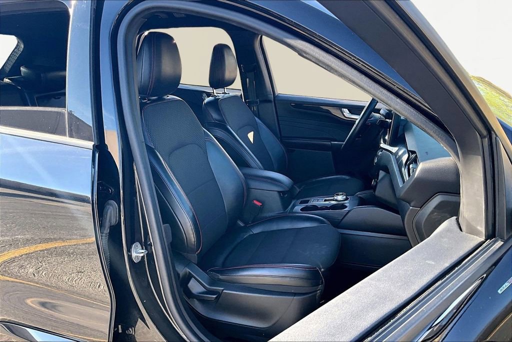 Certified 2023 Ford Escape ST-Line w/ Tech Pack #1 image 8