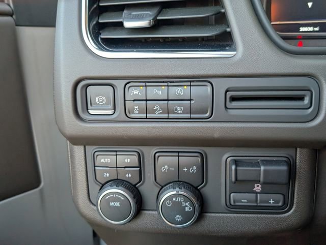 Used 2023 Chevrolet Tahoe Z71 w/ Luxury Package image 26