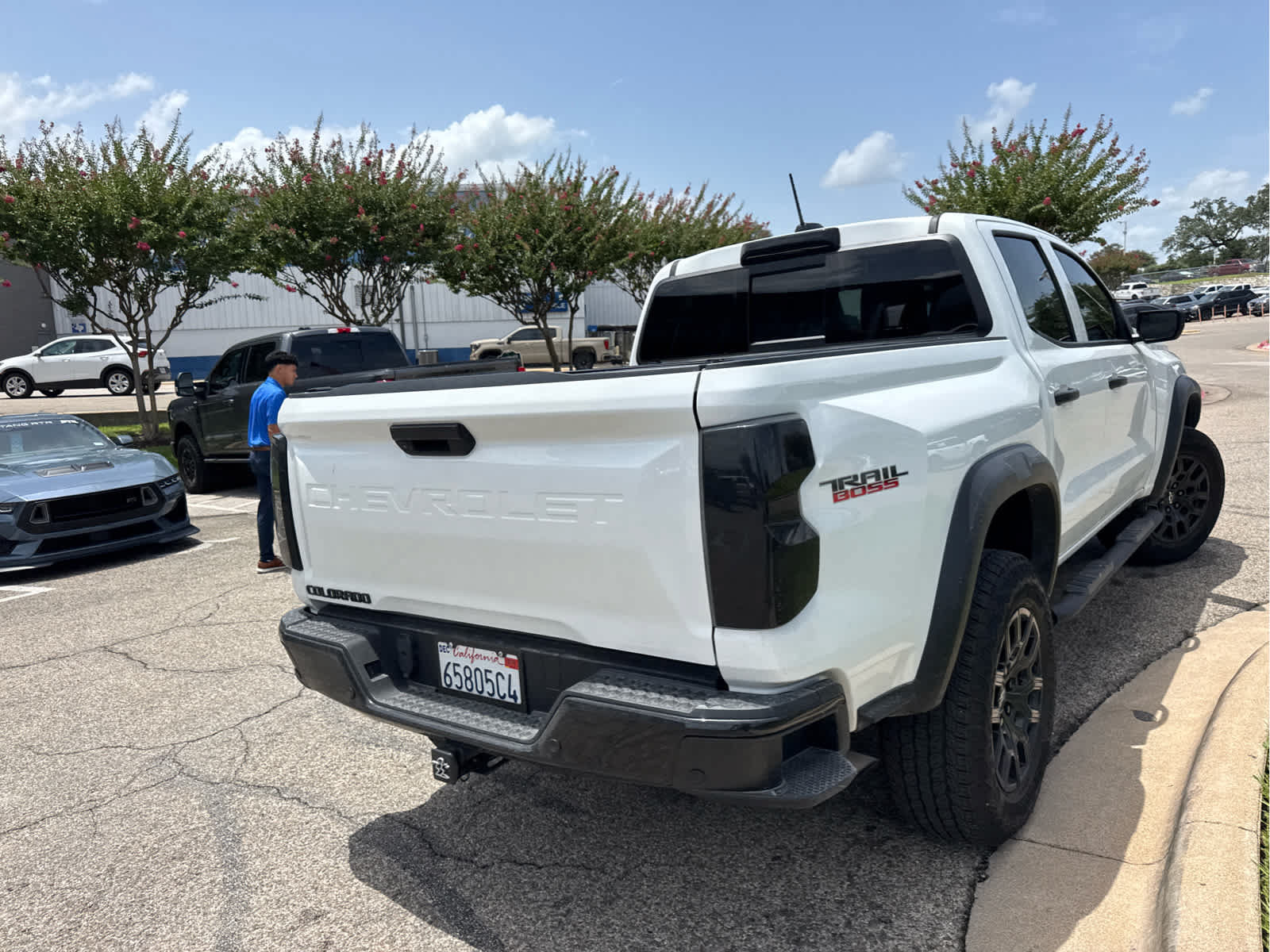 Used 2024 Chevrolet Colorado Trail Boss w/ Advanced Trailering Package AWD/4WD image 4