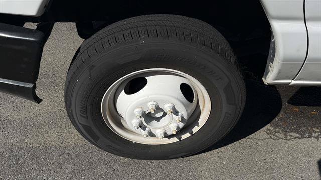 Certified 2018 Ford E-350 and Econoline 350 Super Duty RWD image 7
