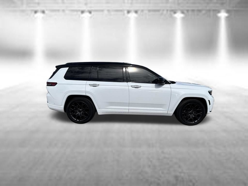 Used 2023 Jeep Grand Cherokee L Summit AWD/4WD image 3