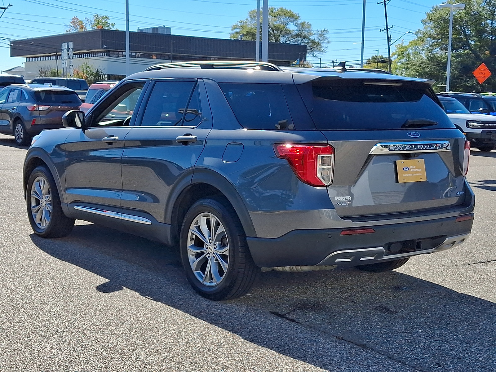 Certified 2023 Ford Explorer XLT w/ Equipment Group 202A AWD/4WD image 7