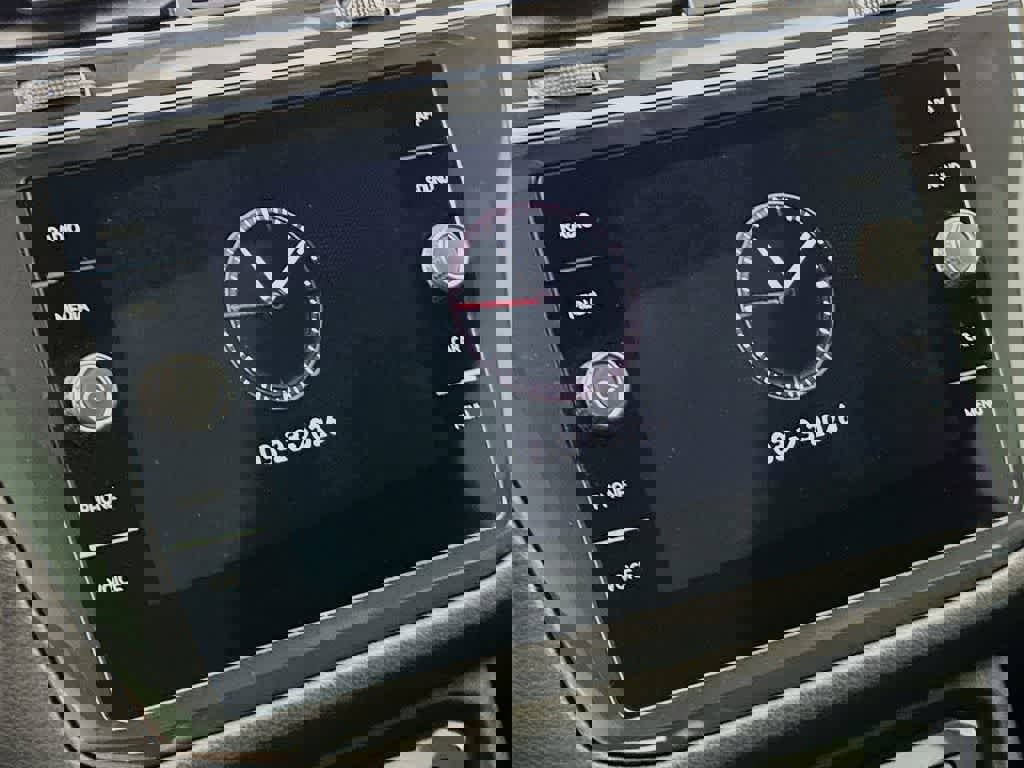 Used 2023 Volkswagen Tiguan SE R-Line image 21