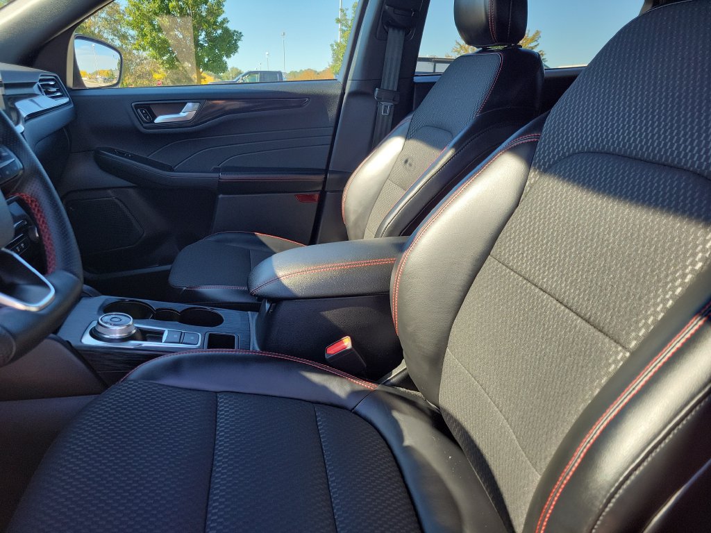 Certified 2023 Ford Escape ST-Line w/ Tech Pack #1 FWD image 19