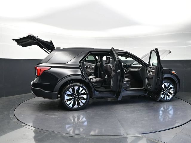 Certified 2025 Ford Explorer Platinum w/ LUX Leather Package AWD/4WD image 41