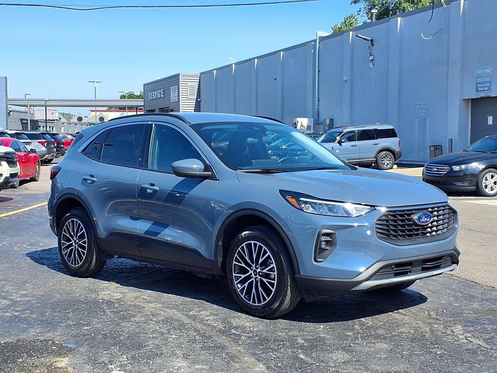 Certified 2024 Ford Escape SE FWD image 1