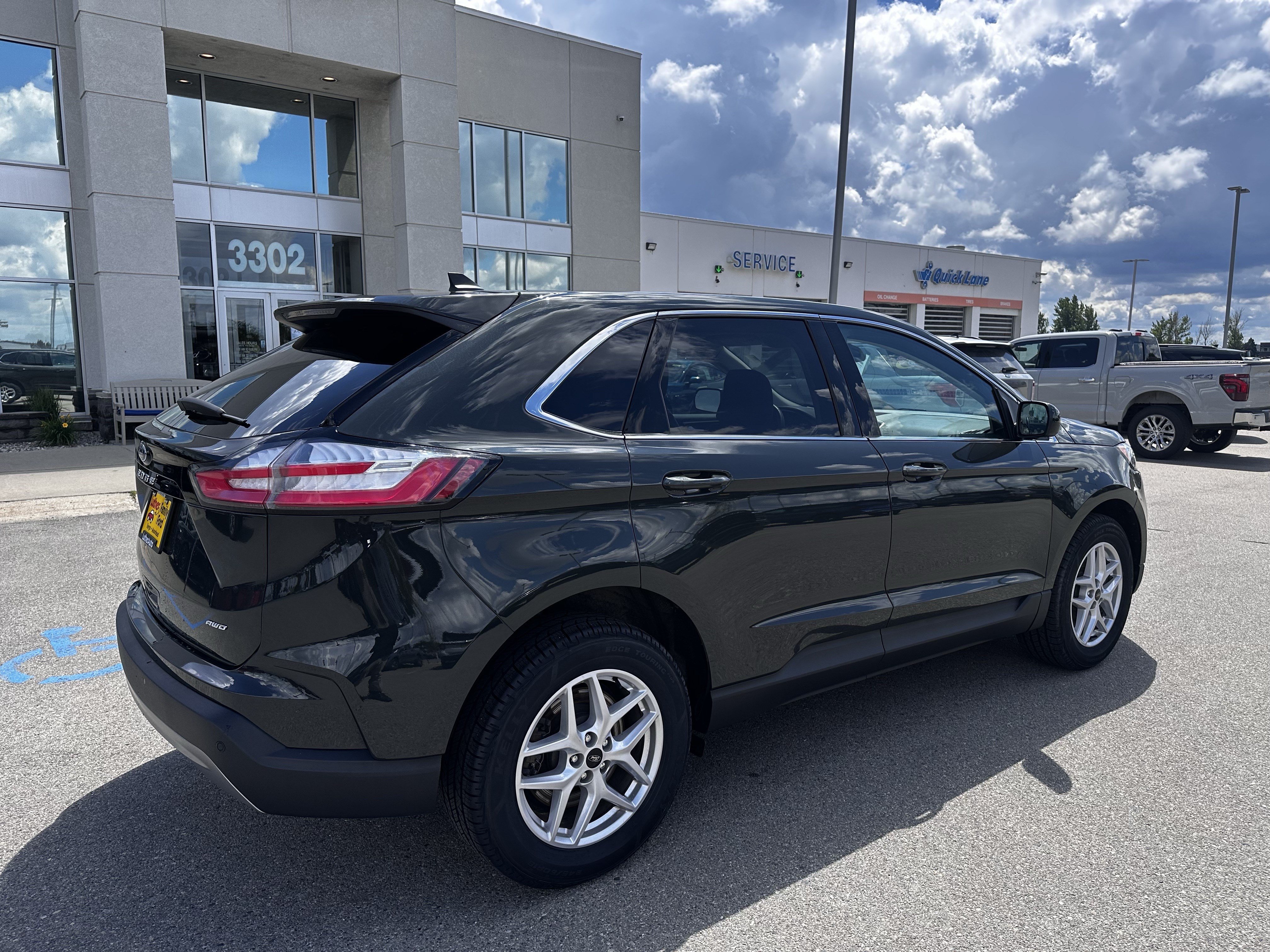 Certified 2024 Ford Edge SEL w/ Convenience Package AWD/4WD image 7