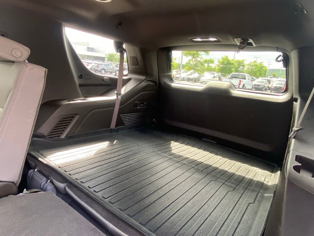 Used 2021 GMC Yukon SLT w/ SLT Luxury Package RWD image 26