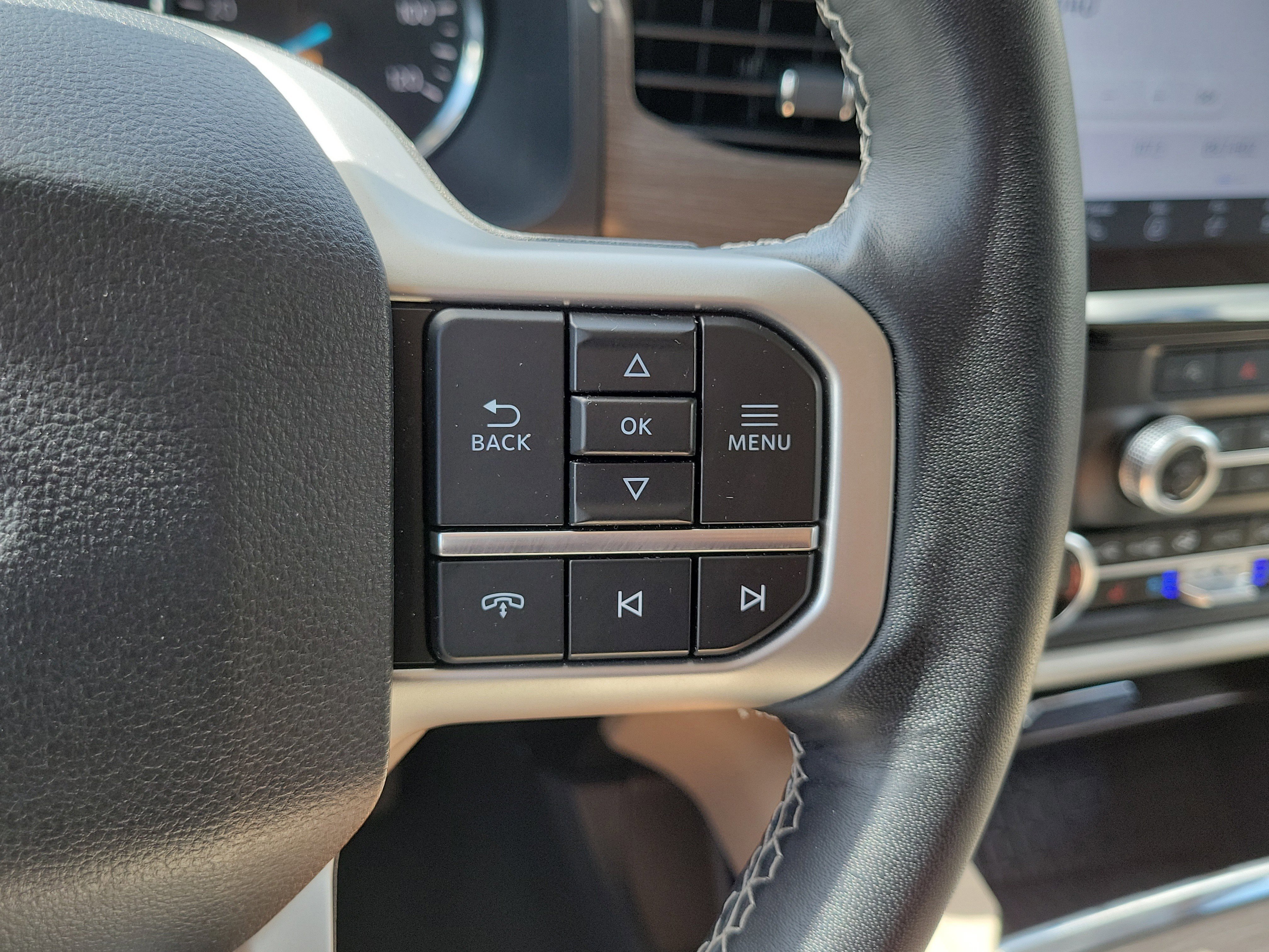 Certified 2024 Ford Expedition Limited image 25