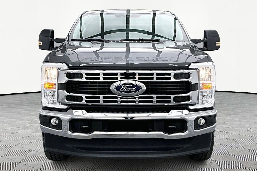 Certified 2025 Ford F350 XLT w/ FX4 Off-Road Package image 6