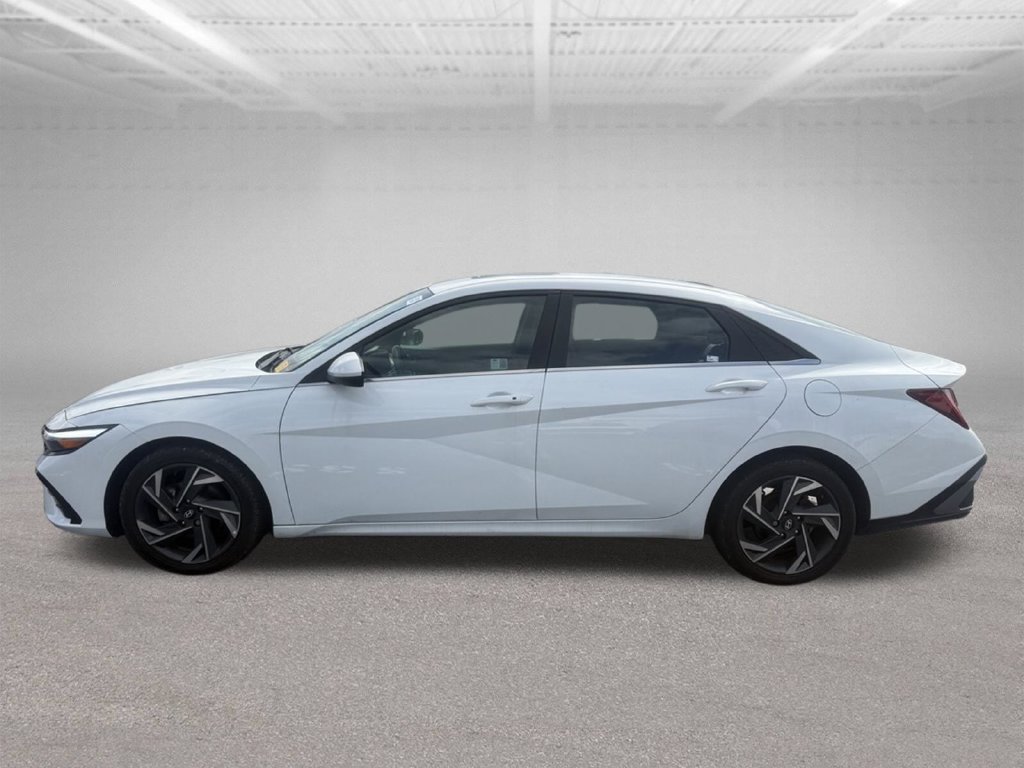 Used 2024 Hyundai Elantra SEL w/ Convenience Package FWD image 12