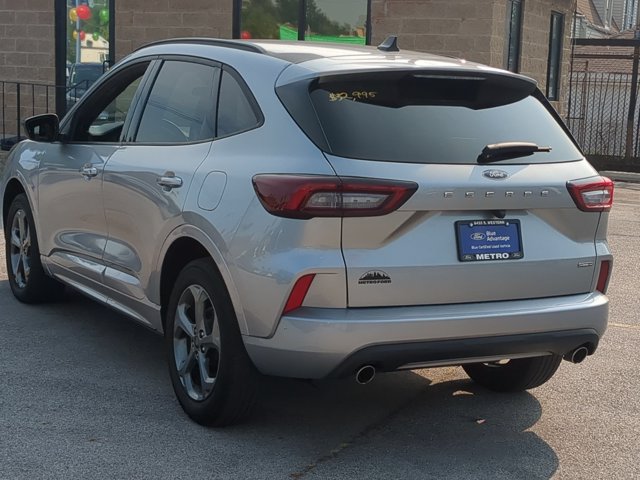 Certified 2024 Ford Escape ST-Line Select AWD/4WD image 6