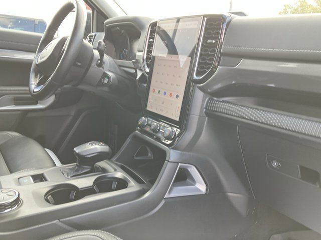 Certified 2024 Ford Ranger Lariat w/ Trailer Tow Package image 39