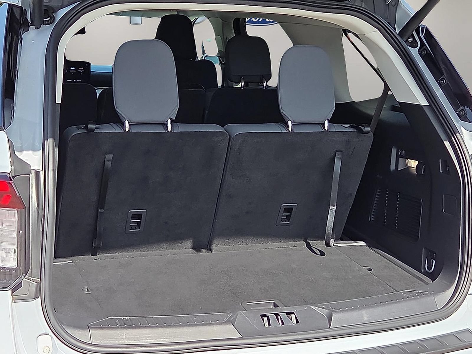 Certified 2025 Ford Explorer Active AWD/4WD image 8