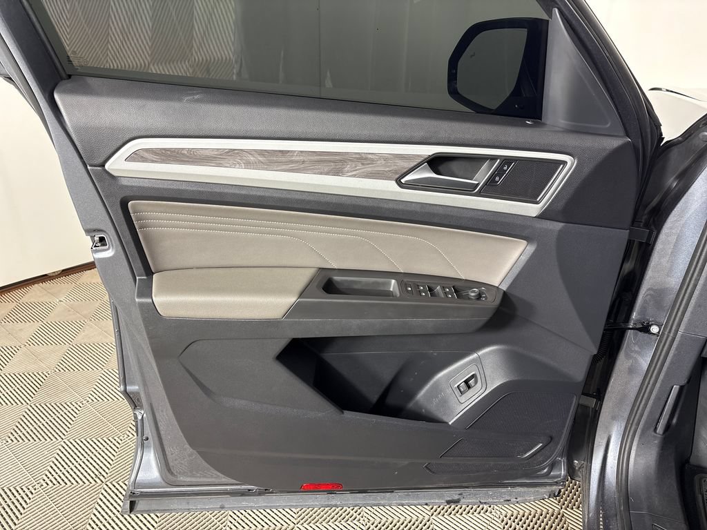 Used 2023 Volkswagen Atlas Cross Sport SE FWD image 15