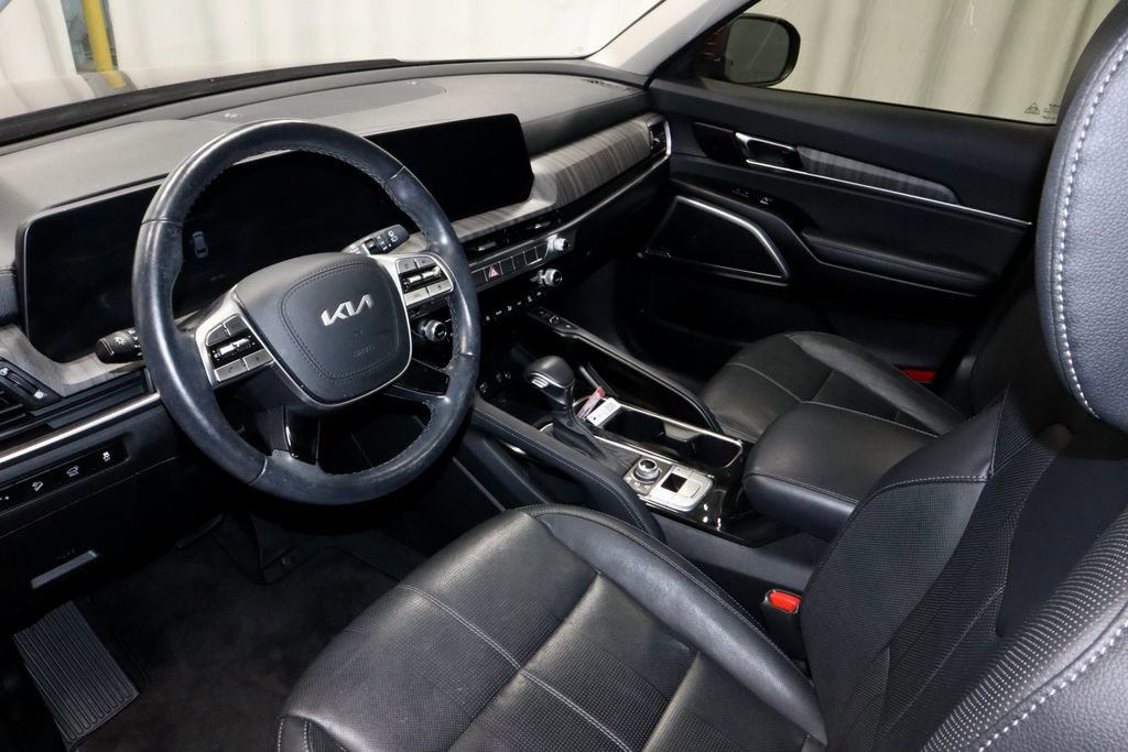 Used 2024 Kia Telluride EX w/ EX Captain's Chair Package AWD/4WD image 26