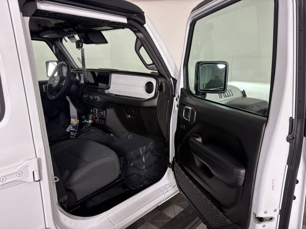 Used 2024 Jeep Wrangler Unlimited Sport AWD/4WD image 32