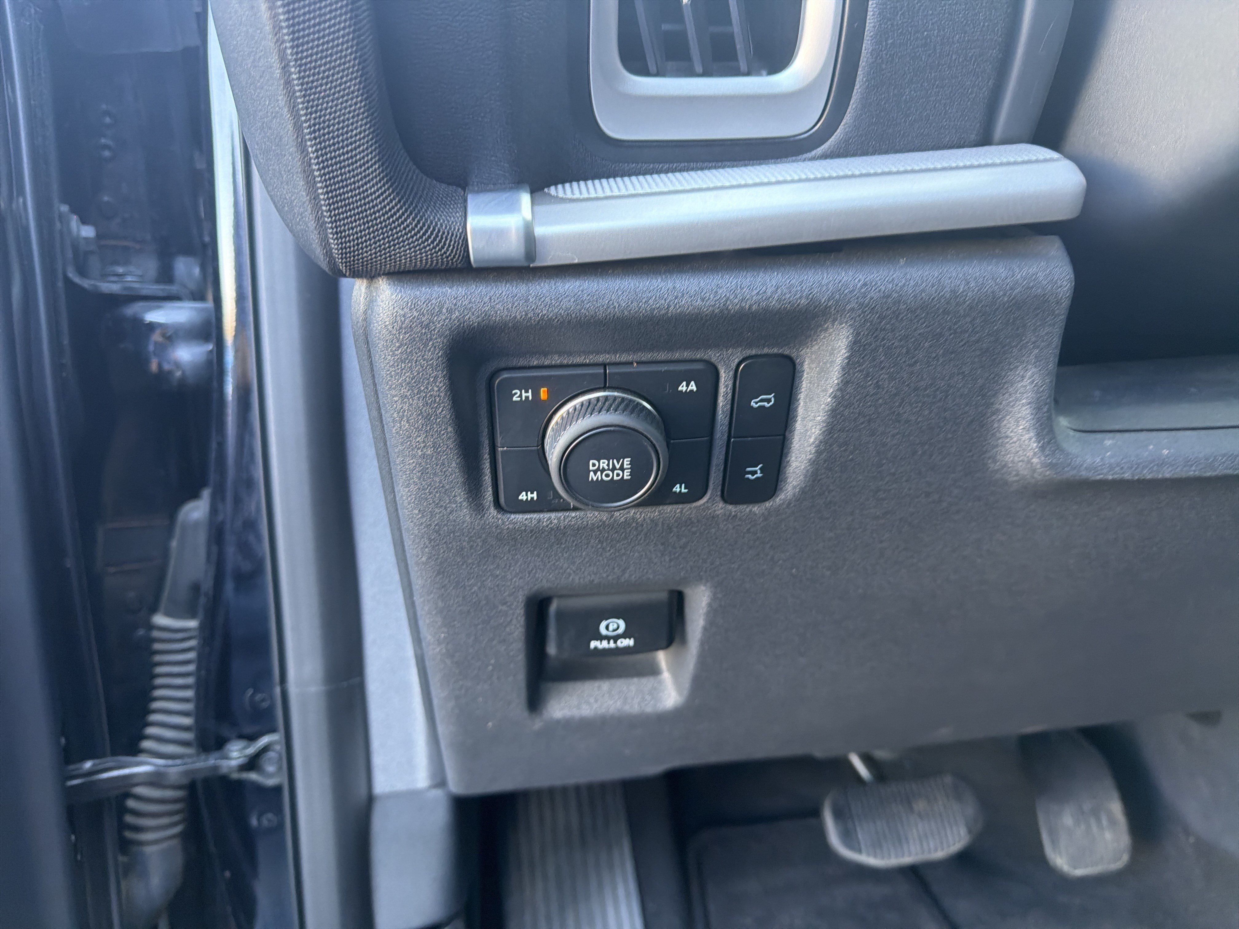 Certified 2025 Ford Expedition Active AWD/4WD image 28