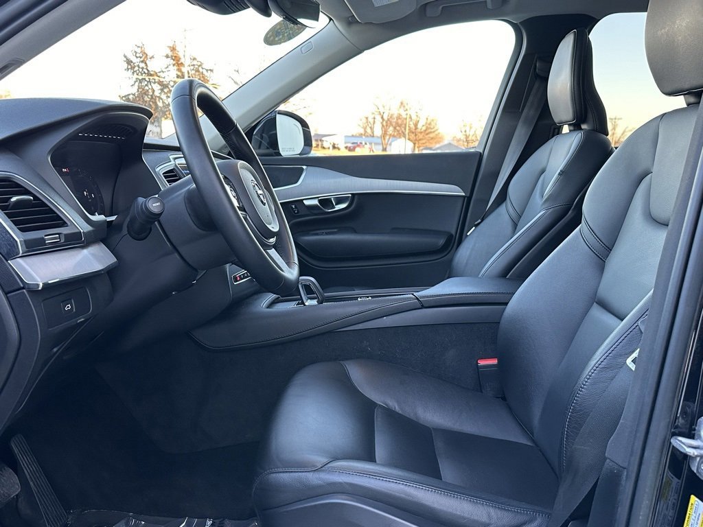 Used 2023 Volvo XC90 B5 Core w/ Protection Package Premier image 11