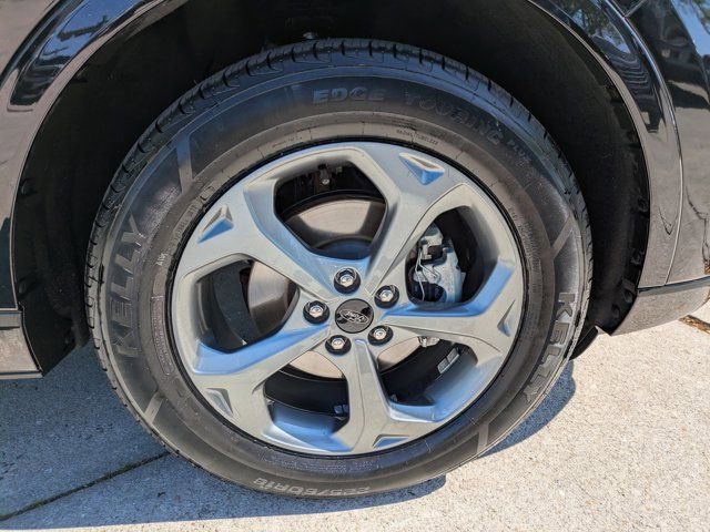 Certified 2023 Ford Escape ST-Line AWD/4WD image 11