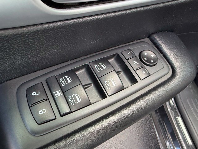 Used 2020 Chrysler Pacifica Limited w/ S Appearance Package FWD image 26