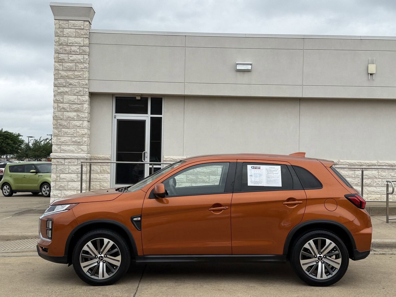 Used 2020 Mitsubishi Outlander Sport ES FWD image 3